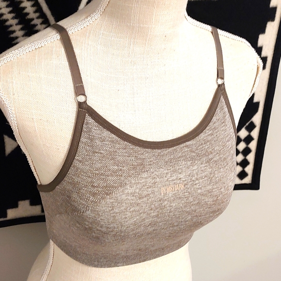 💐 EUC Gymshark Brand Ladie's Spandex Adjustable Back Workout Bra, Grey, Small - Picture 2 of 9